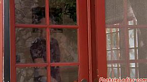 Petite ebony babe craves kinky footfetish play with amateurs