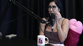 Morena Safada Reveals Stunning Tits After Outdoor Casting Chat.