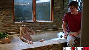 Blonde Stepmom Gets Creampie in Bath