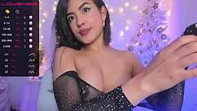 Julieta Venuss cam show—pure sensuality!
