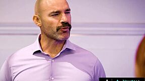 Scarlett Sage fucks rival during nuru massage 😏