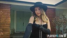 작은 체구의 18+ 킴미 그레인저의 큰 젖과 털난 보지. 이 밀프 더 보고 싶어?