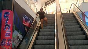 Paty bumbum's shopping mall adventure with el toro de oro