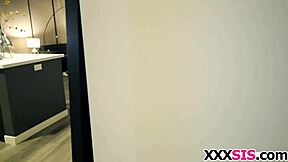 Huge Dick Penetrates Petite 18+ Stepsis Amara Romani