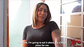 Delivery guy surprises boss's wife at home