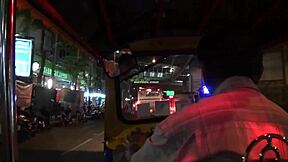 Tuktukpatrol 작은 아시아 젊은 여자 18+ 야생 섹스 갈구