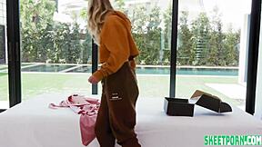 Surfer girl royce swells performs deepthroat and fucking in pov scene