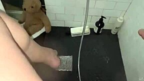 Young 18+ Saudi Girl Masturbates Tight Pussy in Shower