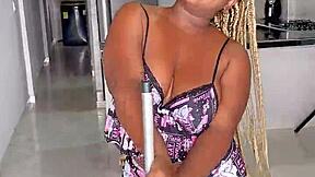 La Hermanastra Ebony Quiere Sexo Con Vecino Cachondo 😏