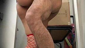 colombiana ninfomana se mete al baño de la discoteca para follar camara espia