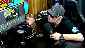 I saw her show that ass!