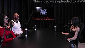 Jordanna Gomes asks money for mom while creating porn content in fitness area