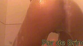 Tomei um banho e fui gozar gostoso sentando na piroca grande