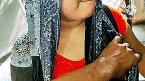 INDIAN BHABHI GETS CHUDAI WITH HINDI AUDIO