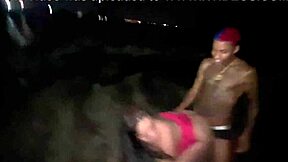 Kita nge-fuck memek cewek 18+ di jalanan.