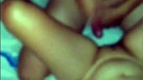 Dois novinhos continuam revezando na karina