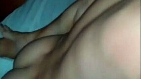 Dois novinhos continuam revezando na karina