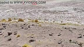 ラティーナ美女がボリビアの屋外で巨根を犯す 😍