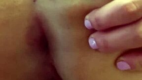 El primo me folla el culo hasta que deja su leche dentro cuando estoy lavando mi ropa, gaping and spreading my asshole.