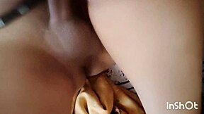 أخت زوجة أمي تتوسل إلى أخيها لتصوير جنسهم الخام