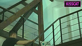 가슴 큰 메이드들 알몸 자지 씻다가 블로잡으로 변함, 밤 서프라이즈 크림파이