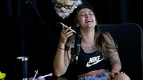 Safada Does Sensual Stripper Show After Talking Transsexual And Virginity Loss