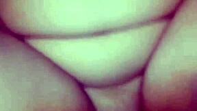 Casal faz vídeo e vaza na net.