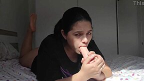 Colegial Brincalhona Touches Her Wet Pussy Excitedly!