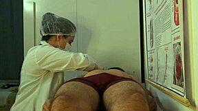 ereção durante consulta com a enfermeira kinky e dirty