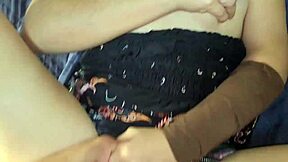 Pelajar gemuk saya langkau seluar dalam, badan ketatnya buat saya gila