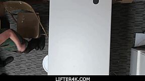 Lifter4K - pencuri memberontak Eden Sin ditangkap pengawal.