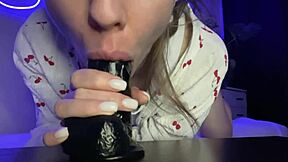 Teen Wants To Suck Daddy's Big Dick In Bedroom