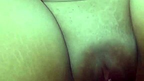 Casal faz vídeo e vaza na net.