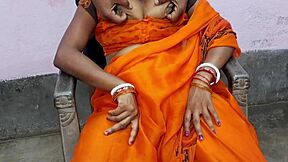 Hot Village 18 Girl Goes Full Nude for Suhagrat Scene.