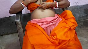 Hot Village 18 Girl Goes Full Nude for Suhagrat Scene.