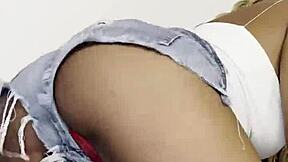 Vicky Menage Twerking Seductively.