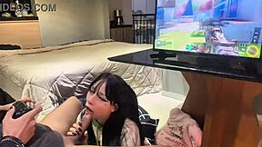 Amberzinha gives perfect blowjob backstage while I play Call of Duty