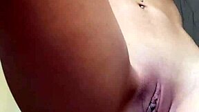 bailando desnuda-moviendo el culo y abriéndolo para ti - culo grande twerking.