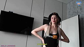 내 작은 18+ 스텝시스터 해변 가려다 대신 따먹혔어