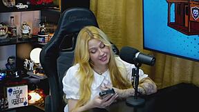 A ninfeta avalia o mastro do ruan e deu nota