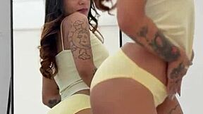 putalocura - latina michy perez seduces torbe, swallows it all!