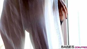 Gorgeous Annalisa Greco masturbates solo