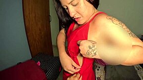 Behind the cameras with Giovana Carolina in this photoshoot