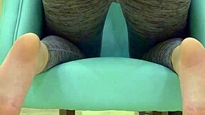 Teen babe teases her sugar daddy intensely in leggings during workout