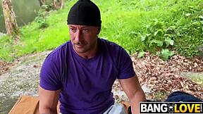 Kira queen having fun outdoor 😘