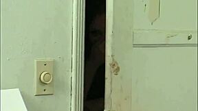 stara starka liže mlade 18+ hlačke 😈