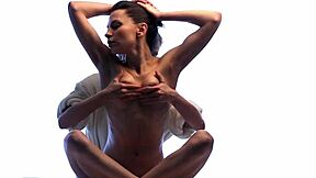 girl massages another girl oiled up 😘