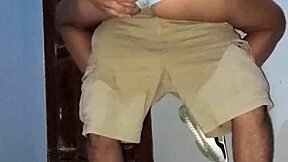 She comes to fuck me 😏. I lick her ass good 😈