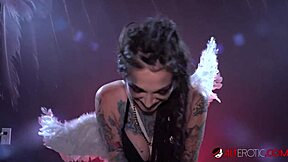 Sully Savage Rides The Tremor During Interview!