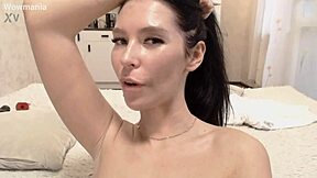 i'm the asian latina teen 18+ showing off on webcam